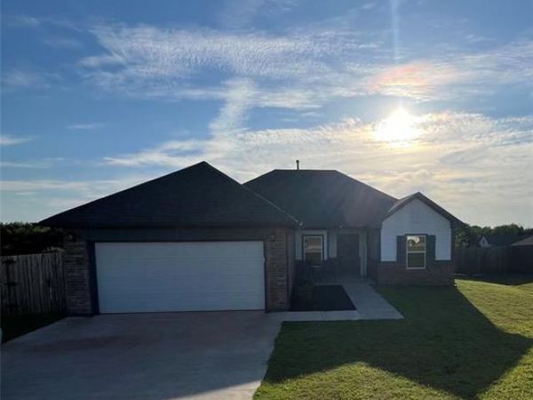 13133 Huntington Drive, Edmond, OK 73025