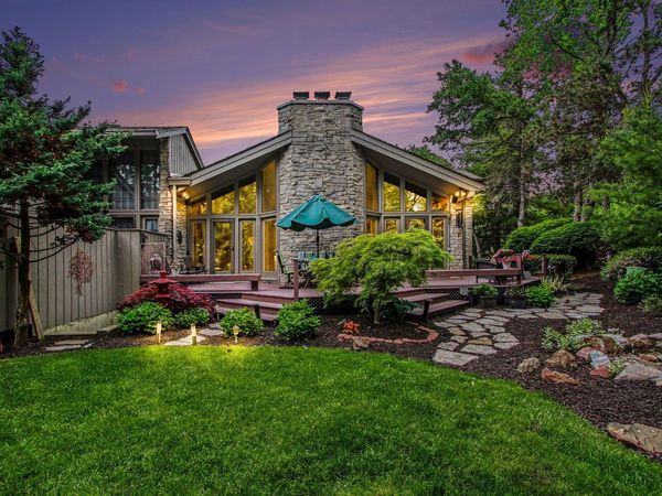 3730 Chimney Hill Drive, Valparaiso, IN 46383