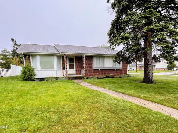 641 Holly Drive, Oregon, OH 43616