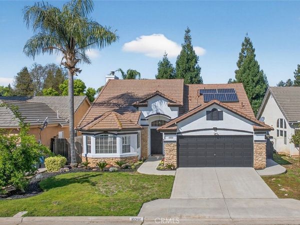 10291 N Whitney, Fresno, CA 93730