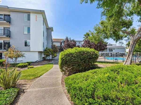 960 Shorepoint Ct, Unit 120, Alameda, CA 94501
