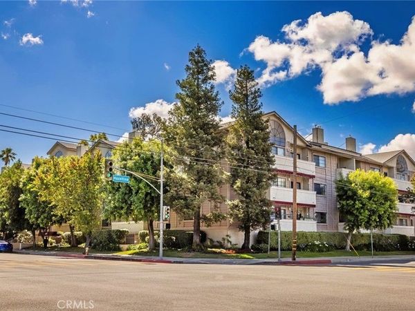 14050 Magnolia Boulevard , Sherman Oaks, CA 91423