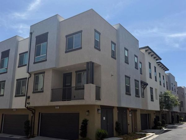 2327 Verano Way , Vista, CA 92081