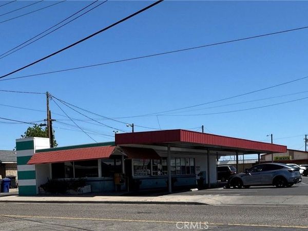 690 C Street, Turlock, CA 95380