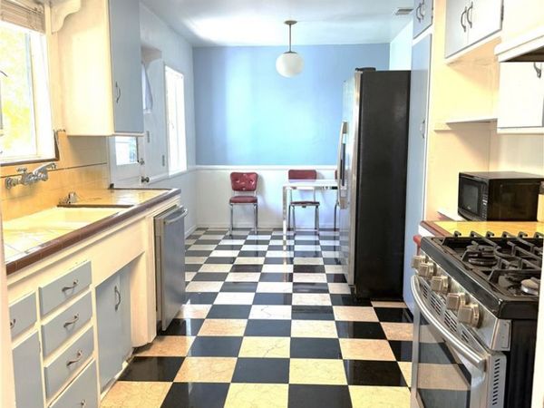 5425 Halbrent Avenue, Sherman Oaks, CA 91411