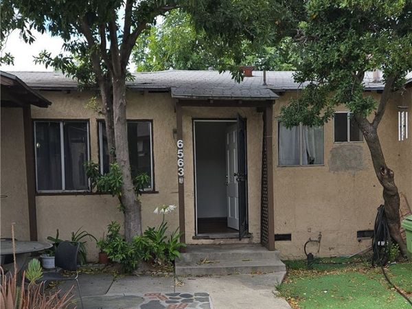 6561 Kester, Van Nuys, CA 91411