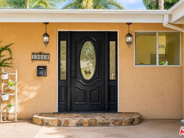 23018 Bigler Street , Woodland Hills, CA 91364