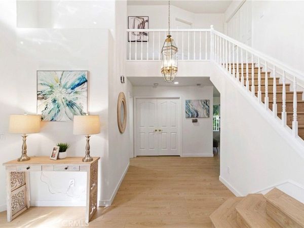 28360 Easton Lane, Saugus, CA 91350