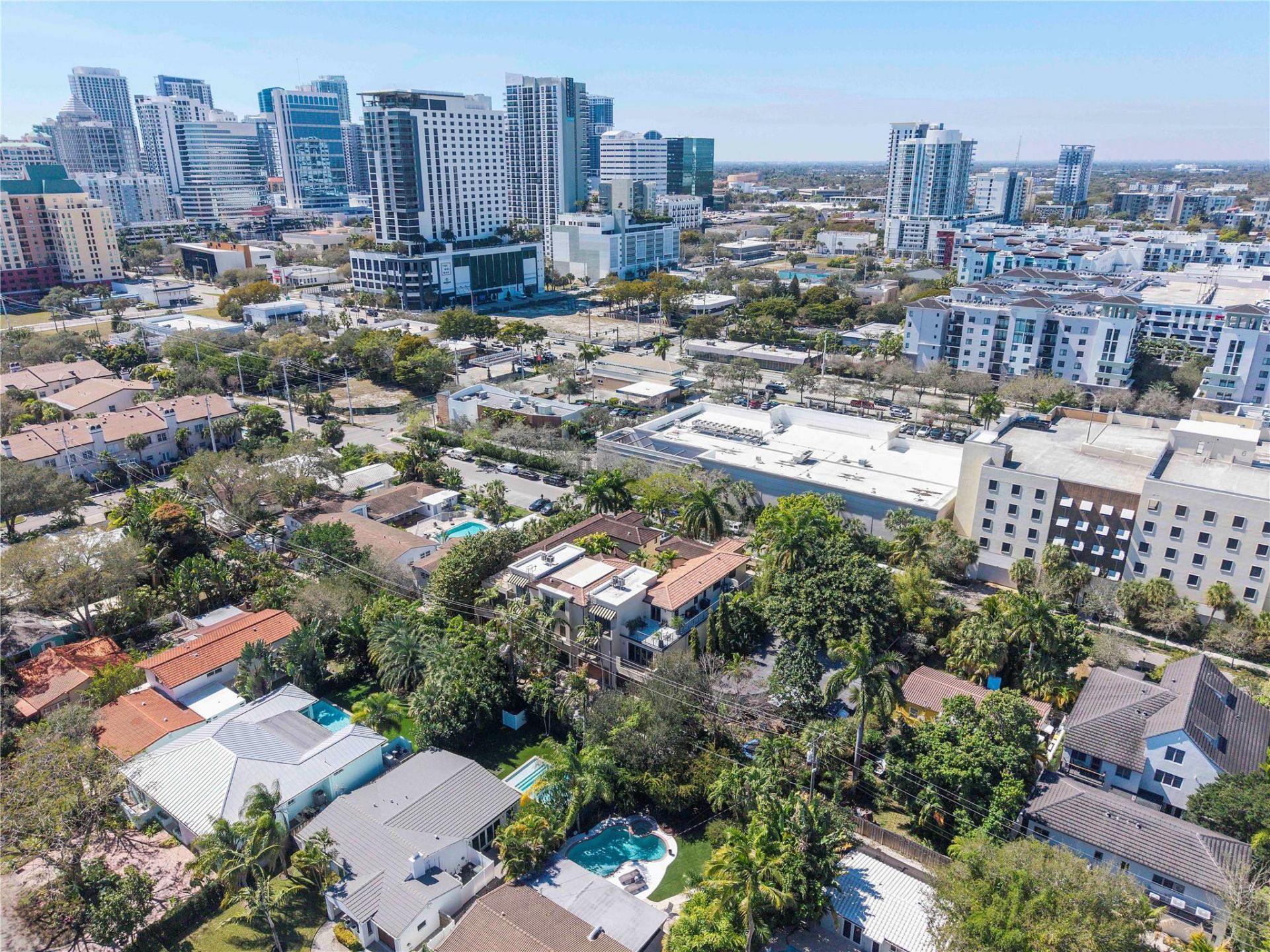 430 NE 7th Avenue, Unit 430, Fort Lauderdale, FL 33301 Photo