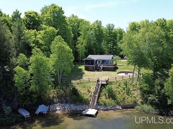 6990 W Smith Lake Drive, Manistique Twp, MI 49854