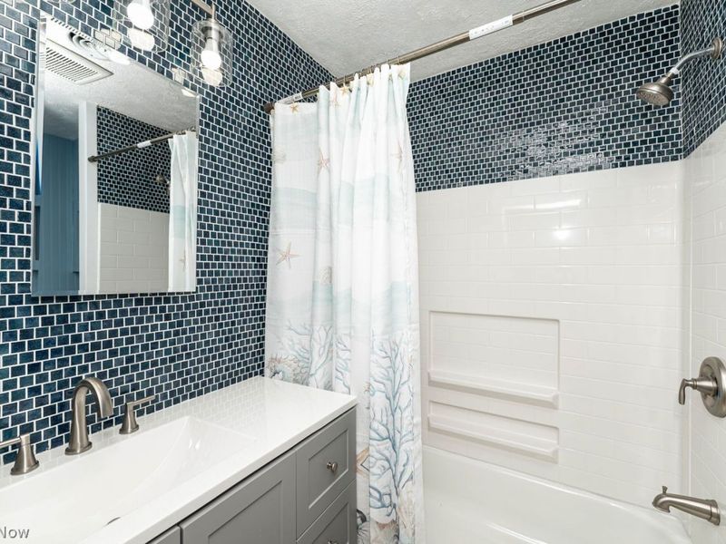 5600 Hickory Street, Mentor on the Lake, OH 44060 Photo 16