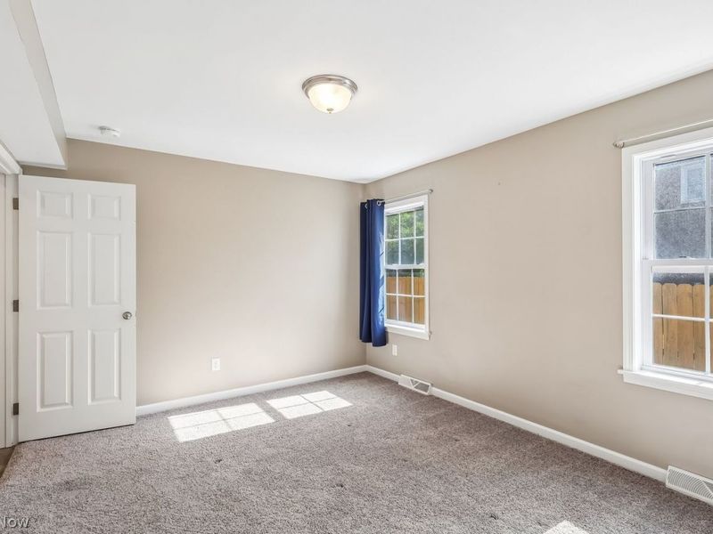 4415 Fenwick Avenue, Cleveland, OH 44113 Photo 22