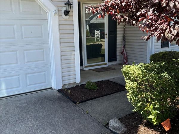326 Breckenridge Oval, Elyria, OH 44035