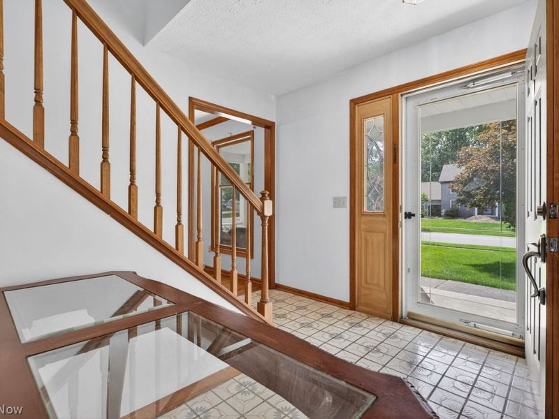 657 Cherry Valley Drive, Amherst, OH 44001 Photo 12