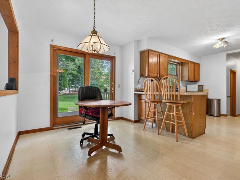 657 Cherry Valley Drive, Amherst, OH 44001 Photo 25