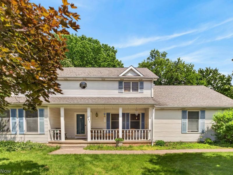 657 Cherry Valley Drive, Amherst, OH 44001 Photo 5