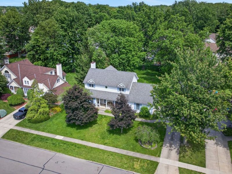 657 Cherry Valley Drive, Amherst, OH 44001 Photo 6