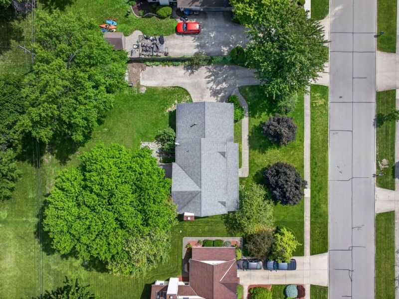 657 Cherry Valley Drive, Amherst, OH 44001 Photo 7