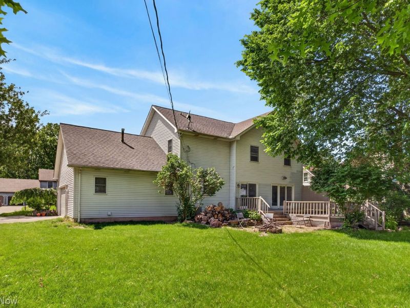 657 Cherry Valley Drive, Amherst, OH 44001 Photo 8
