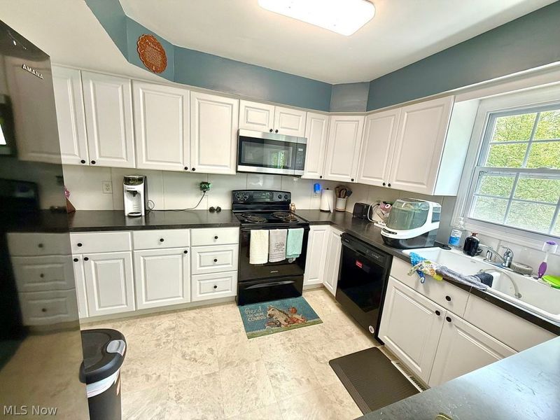 879 Kimberly Circle, Oberlin, OH 44074 Photo 14
