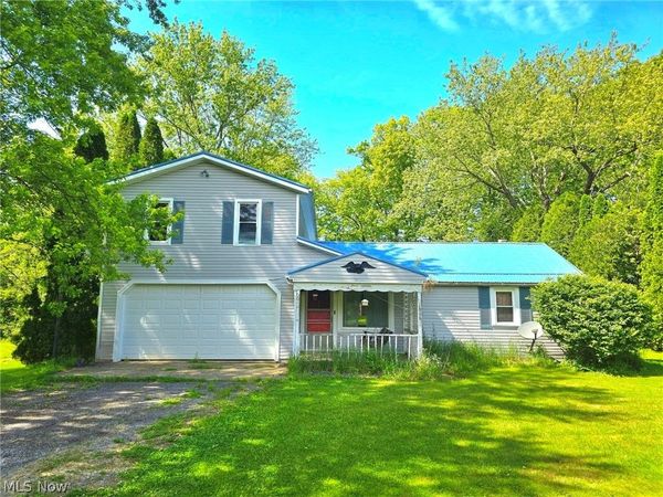 12516 Lake Drive , Burton, OH 44021