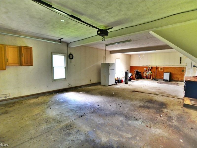 12516 Lake Drive, Burton, OH 44021 Photo 18