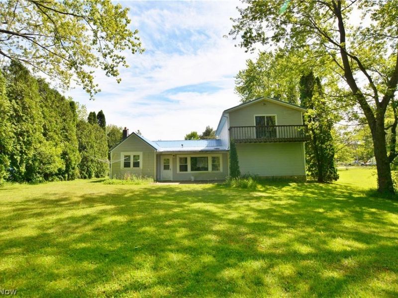 12516 Lake Drive, Burton, OH 44021 Photo 21