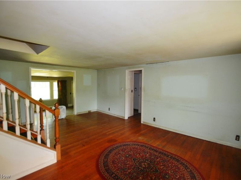 12516 Lake Drive, Burton, OH 44021 Photo 4