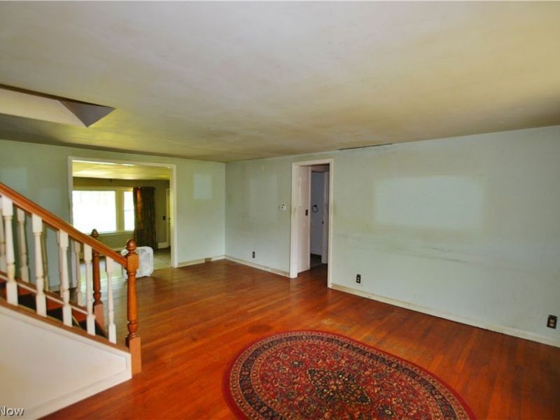 12516 Lake Drive, Burton, OH 44021 Photo 5
