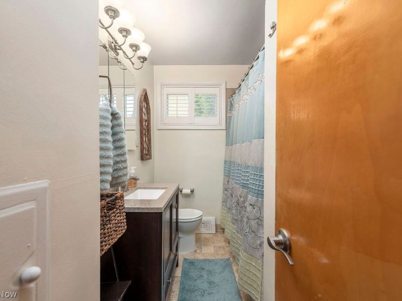 3820 W 212th Street , Fairview Park, OH 44126 Photo 18