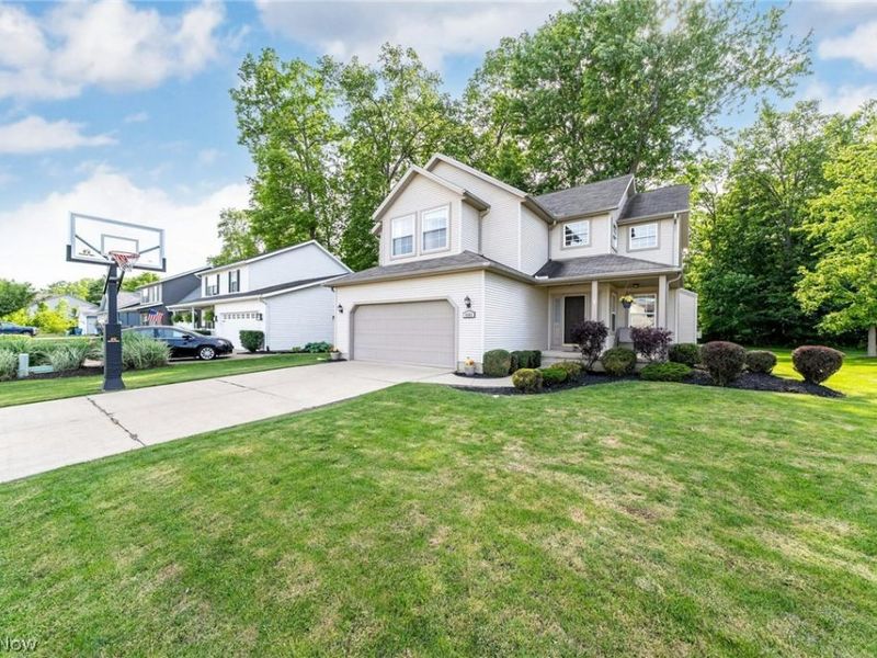 5562 Ridgeview Boulevard, North Ridgeville, OH 44039 Photo 2