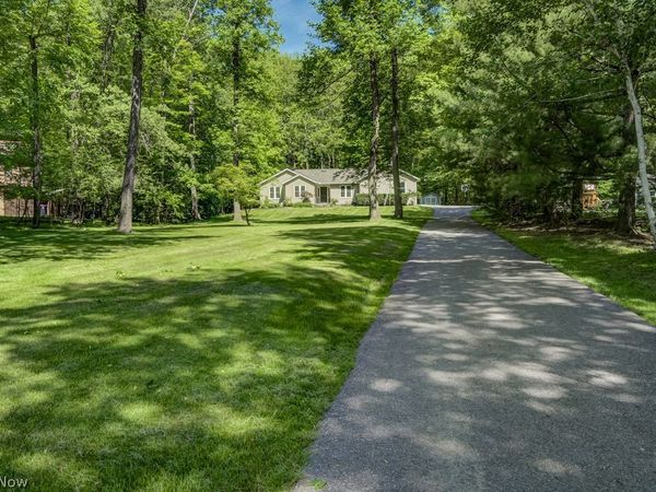 17212 Wood Acre Trail , Chagrin Falls, OH 44023