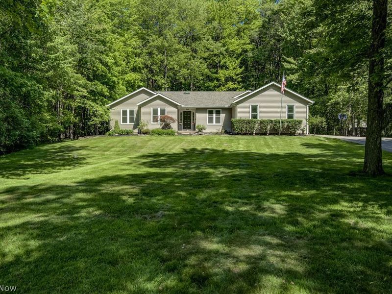 17212 Wood Acre Trail , Chagrin Falls, OH 44023 Photo 2