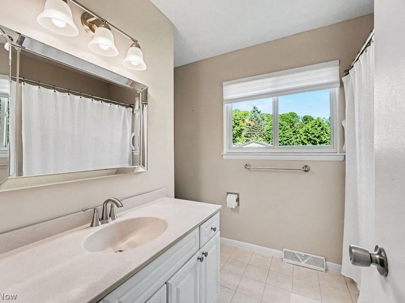 2178 Hamden Street, Madison, OH 44057 Photo 14