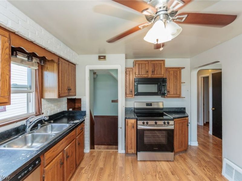 2511 North Avenue , Parma, OH 44134 Photo 6