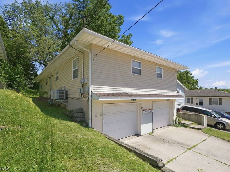 607 - 609 Fulmer Avenue, Akron, OH 44312 Photo 2