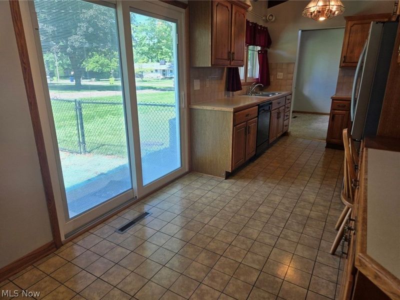 482 Fairwood Drive, Tallmadge, OH 44278 Photo 18