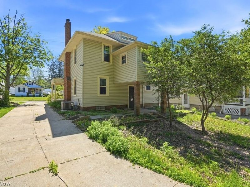 205 Logan Street , Bedford, OH 44146 Photo 6
