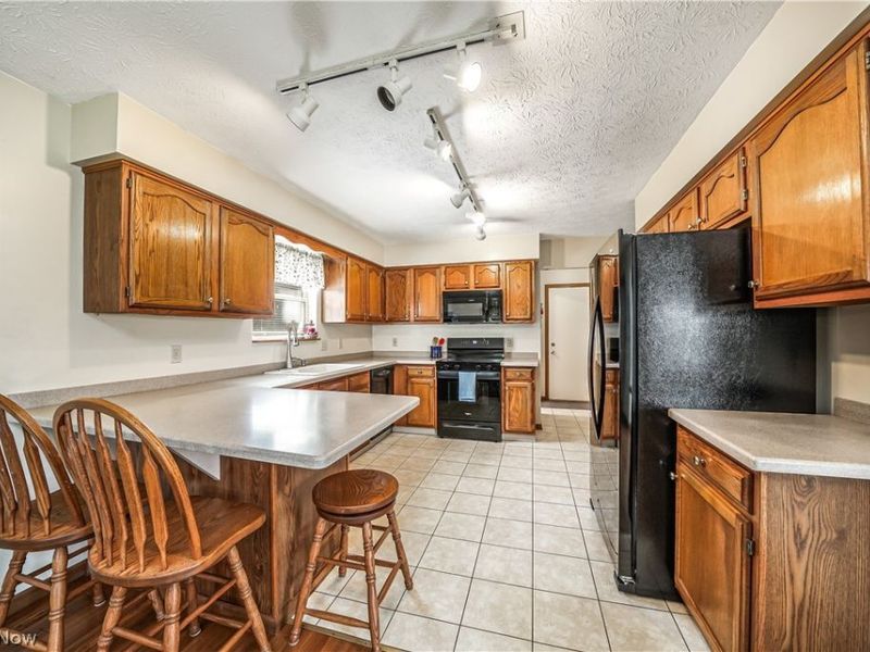 508 Hampton Drive, Elyria, OH 44035 Photo 10