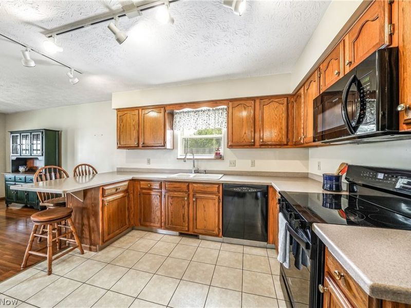 508 Hampton Drive, Elyria, OH 44035 Photo 12