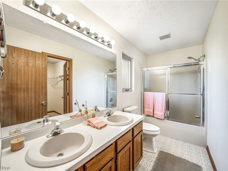 508 Hampton Drive, Elyria, OH 44035 Photo 19