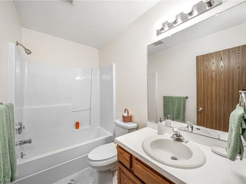 508 Hampton Drive, Elyria, OH 44035 Photo 25