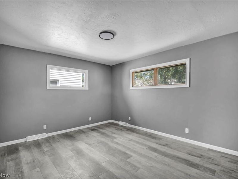 297 Paul Street , Bedford, OH 44146 Photo 18