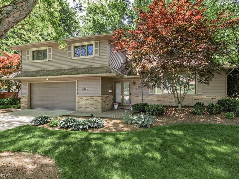 5504 Lansbury Lane, Lyndhurst, OH 44124 Photo 1