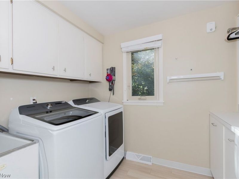 5504 Lansbury Lane, Lyndhurst, OH 44124 Photo 19