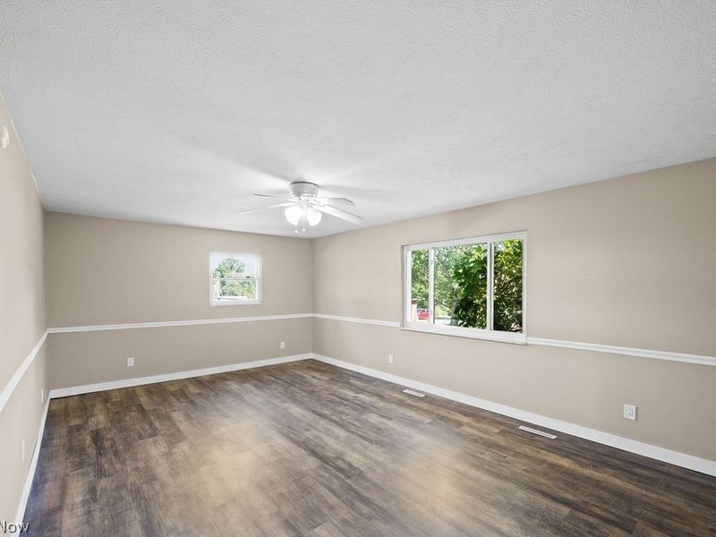 11 Roberts Drive, Belpre, OH 45714 Photo 4