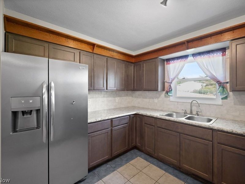 11 Roberts Drive, Belpre, OH 45714 Photo 8