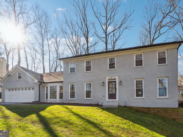 1511 Summerset Drive, Dunwoody, GA 30338