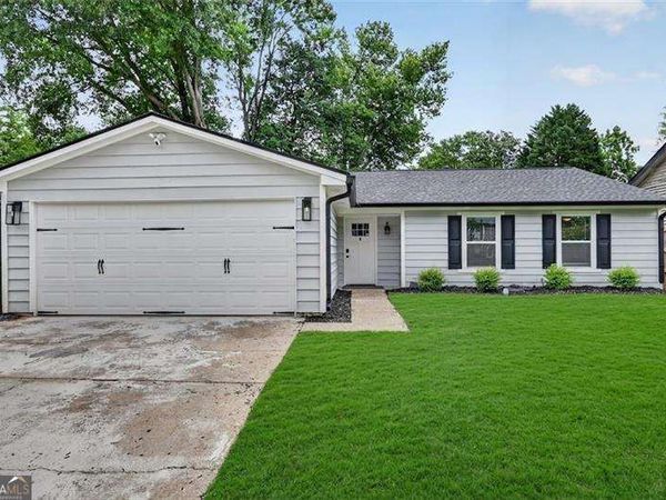 10375 Worthington Hills Manor, Roswell, GA 30076