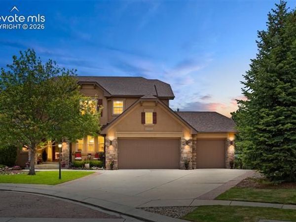 9952 Oak Knoll Terrace, Colorado Springs, CO 80920